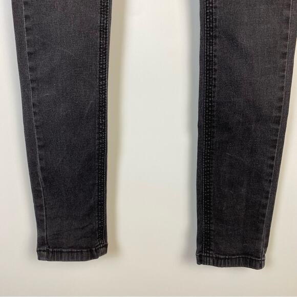 Free People Charcoal Skinny Mid Rise Jeans Size 26 - Picture 4 of 9